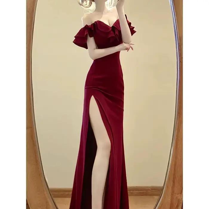 Robe longue élégante à fente haute