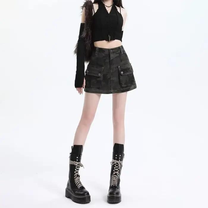 Jupe courte en jean camouflage vert militaire pour femme