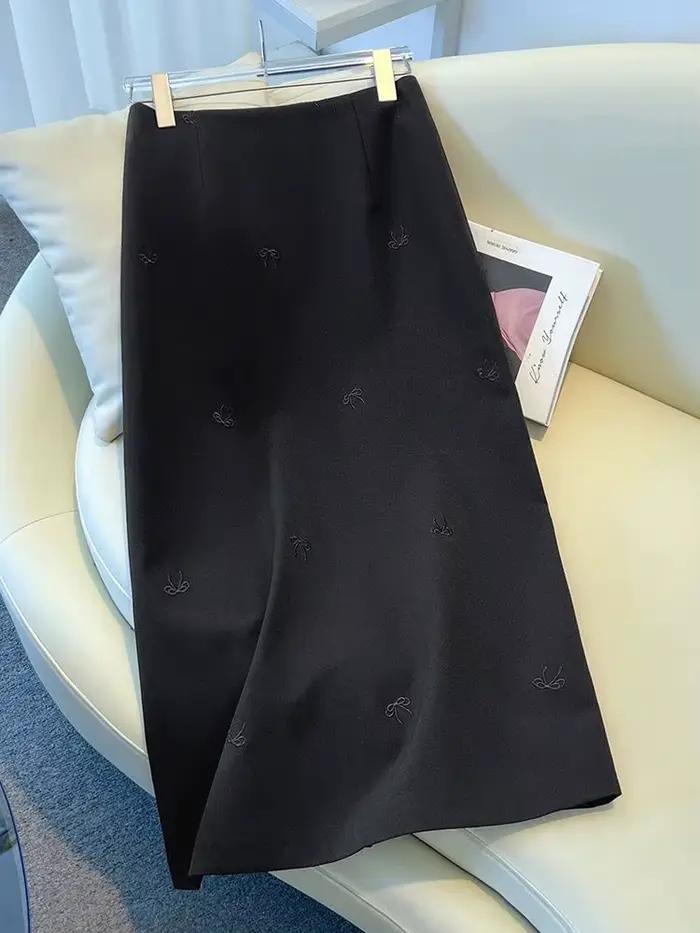 Jupe Chic Femme de Bureau, Coupe Ajustée, Fendue, Broderie Nœud, Tendance 2026