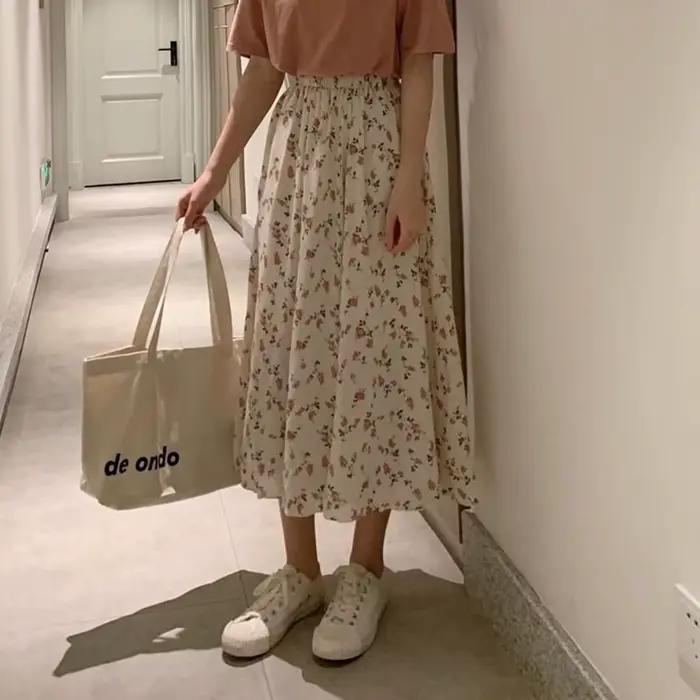 Jupe longue à motif floral féerique
