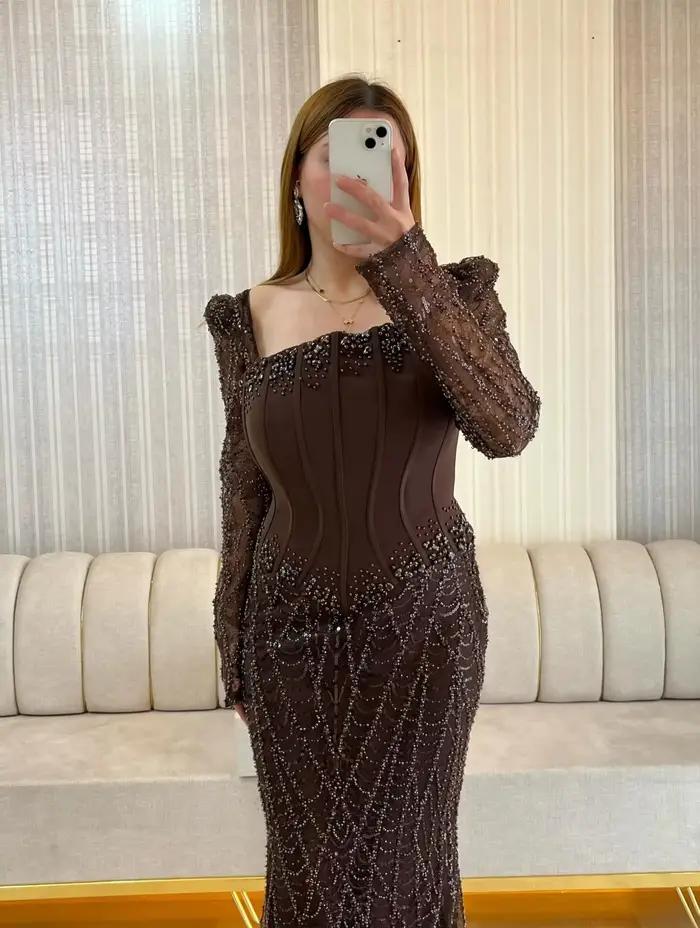 Robes de bal longues à manches longues marron, dentelle et perles, Arabie Saoudite, Dubaï, robe de soirée, robe de soirée du Moyen-Orient, sur mesure