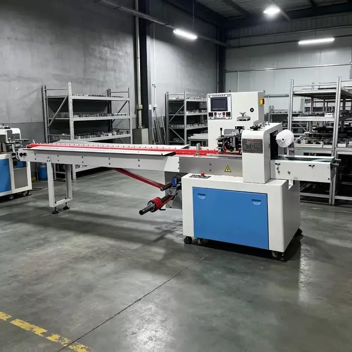 Machine d'emballage de légumes de qualité alimentaire, très demandée, pour poivrons longs, poivrons verts, poivrons en grappe, machine d'emballage en coussin, OME
