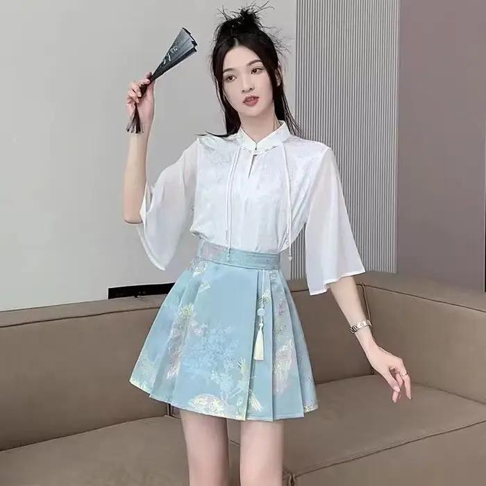 Jupe plissée taille haute en satin jacquard style chinois