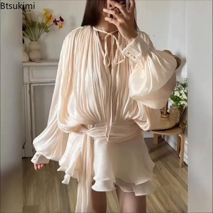 Mini robe à volants pour femmes, col en V, manches longues bouffantes, épissée, à lacets, douce avec Short, mode d'été, robe courte plissée