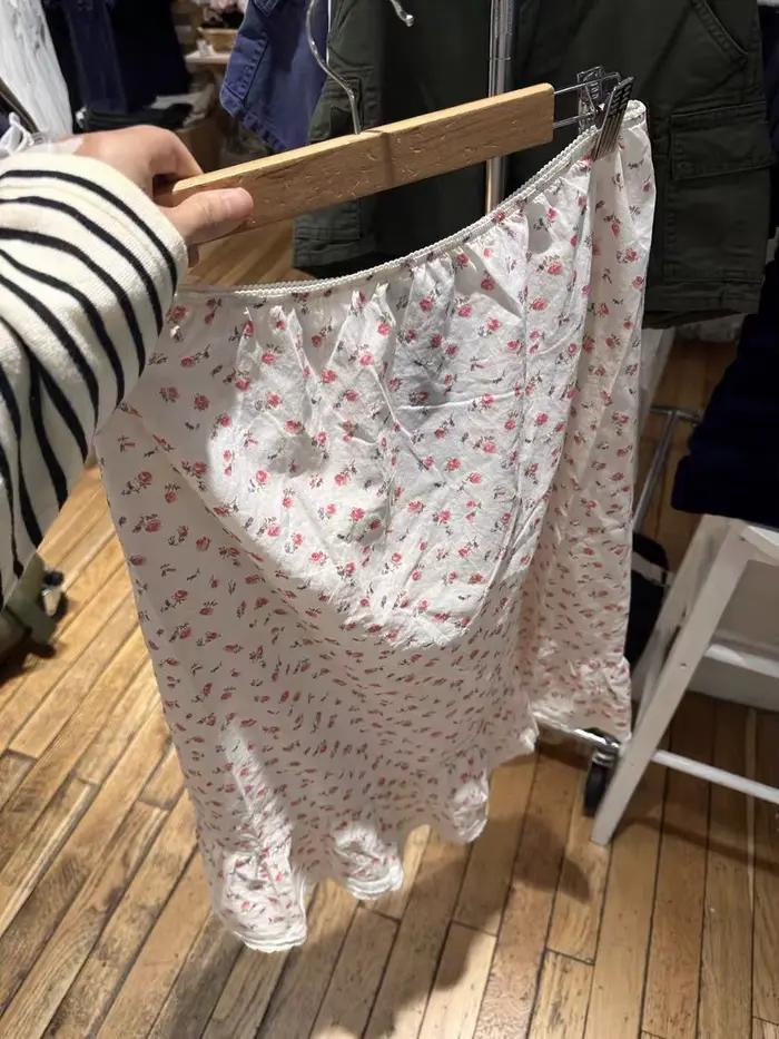 Jupes mi-longues à fleurs rouges pour femmes