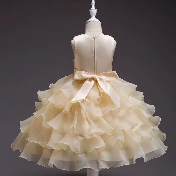 Robe de mariée avec nœud papillon pour fille