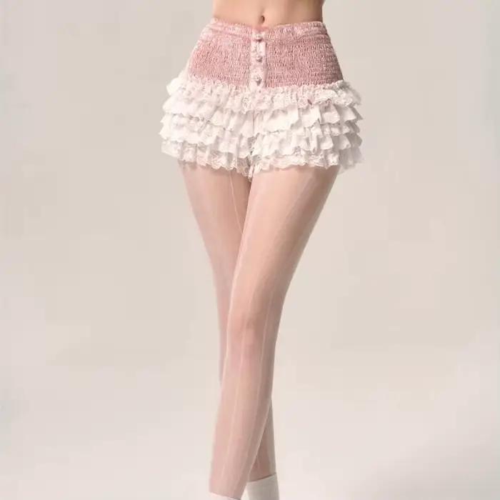 Jupe courte en dentelle rose et blanche