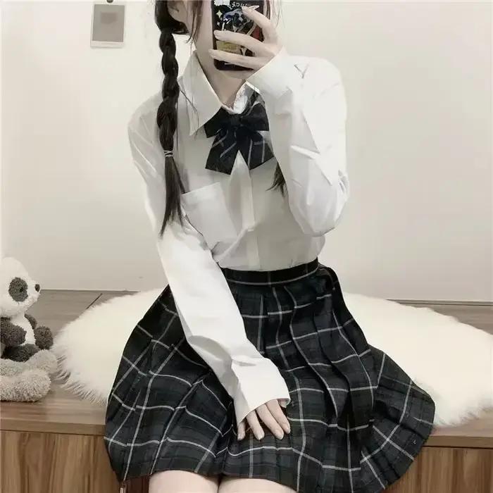 Ensemble jupe et nœud papillon japonais