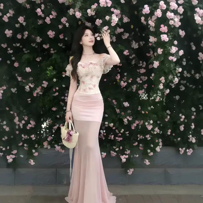 Ensemble jupe portefeuille et robe asymétrique à imprimé floral style romantique français