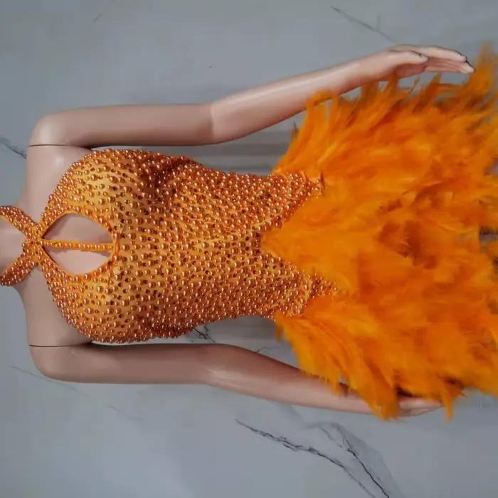 Robe de danse latine sexy à col halter et jupe plissée