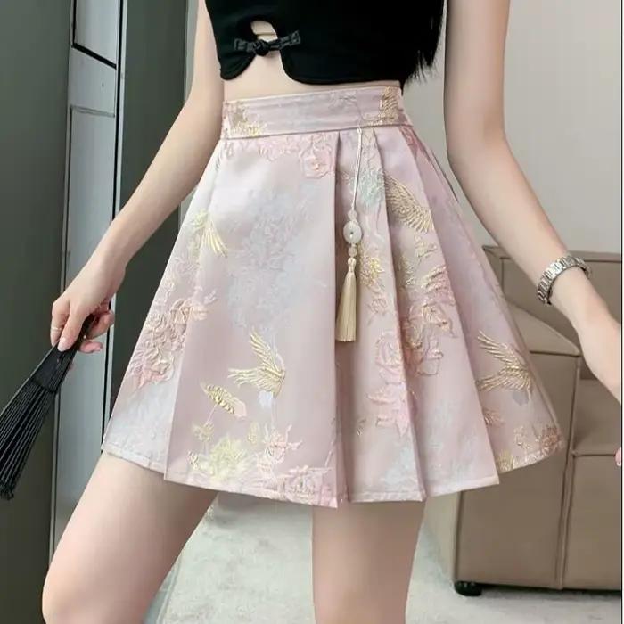 Jupe plissée taille haute en satin jacquard style chinois