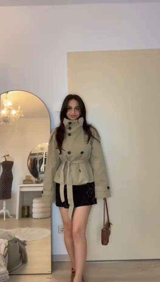 Trench court à taille ceinturée pour femme