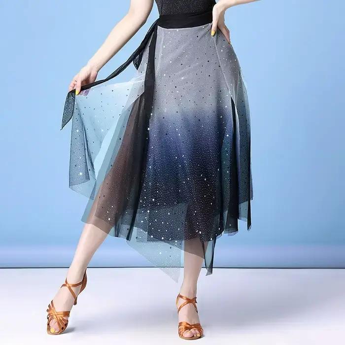 Jupe mi-longue asymétrique à fente haute en maille scintillante dégradée pour femme