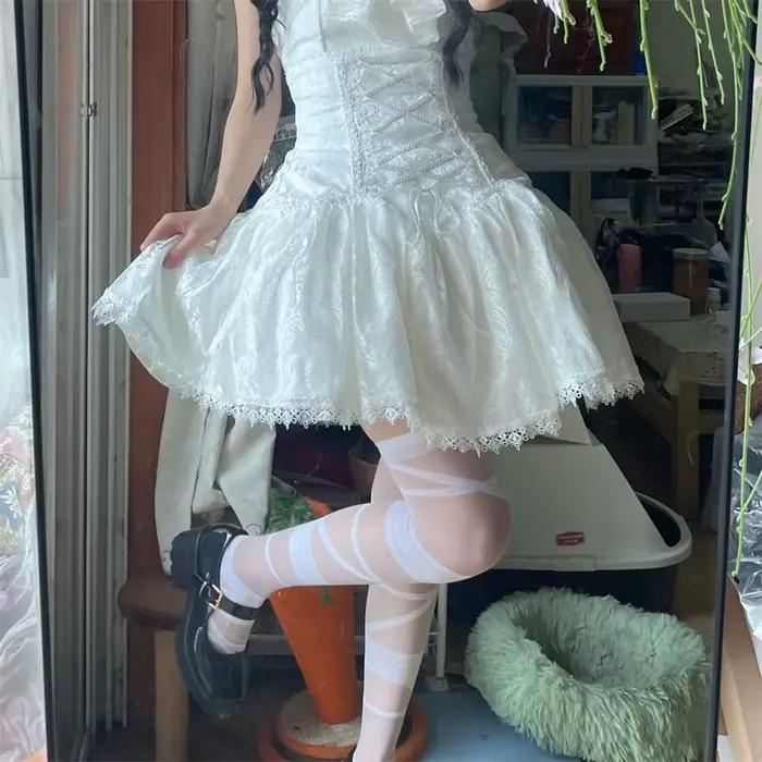 Jupe courte en dentelle SK