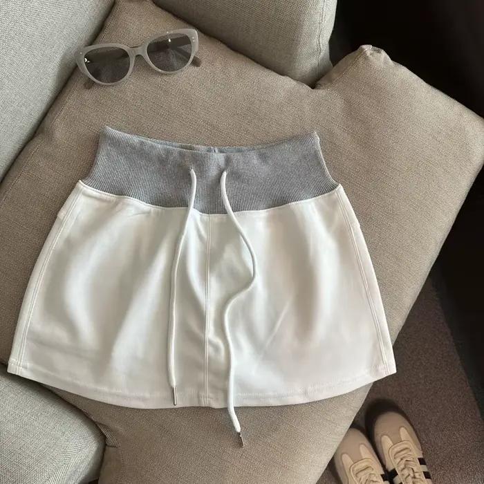 Mini-jupe streetwear pour femmes