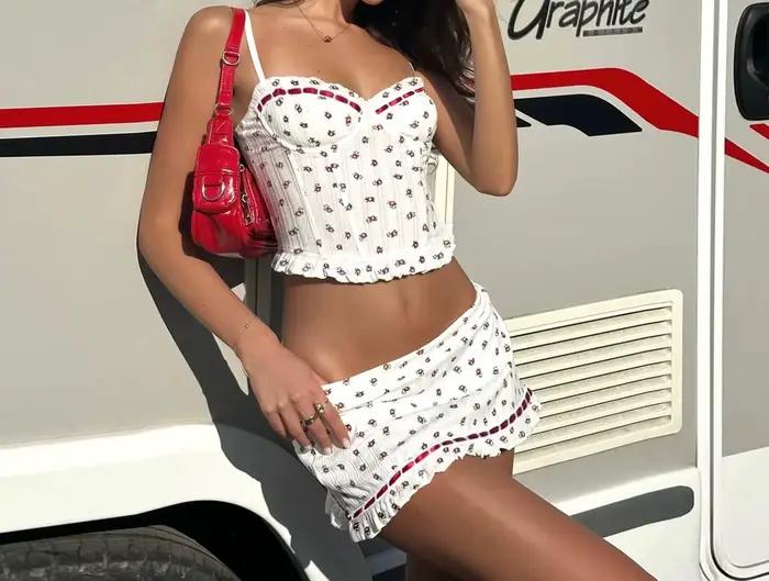 Ensemble jupe décontractée florale française 2025 – Nouvelle camisole en dentelle sculptante