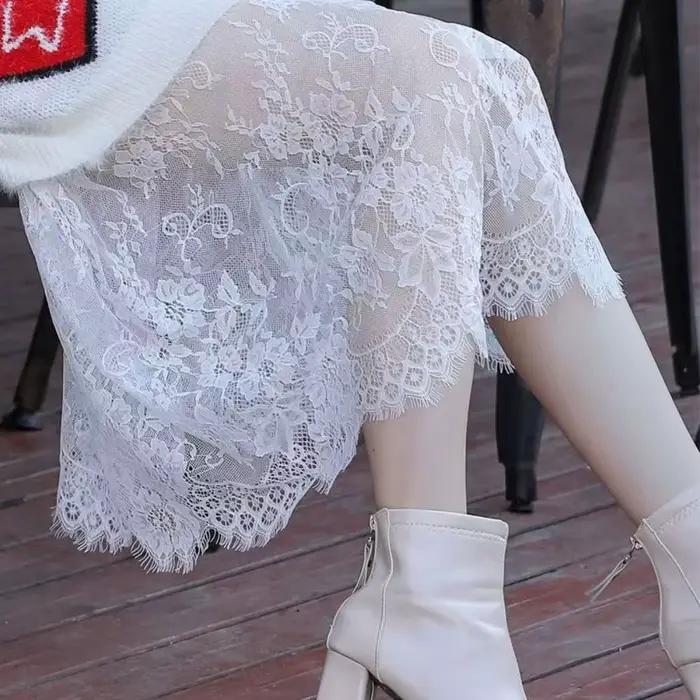 Sous-jupe en dentelle florale