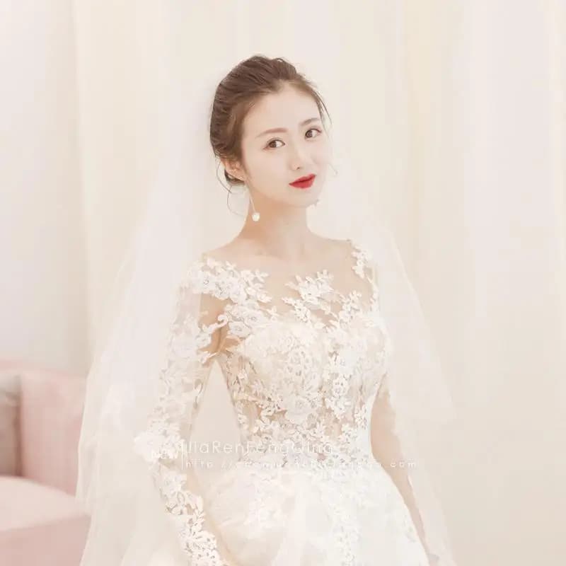 Robe de mariée à lacets brodée, robe de Rhprincesse, manches longues, robe personnalisée, classique,