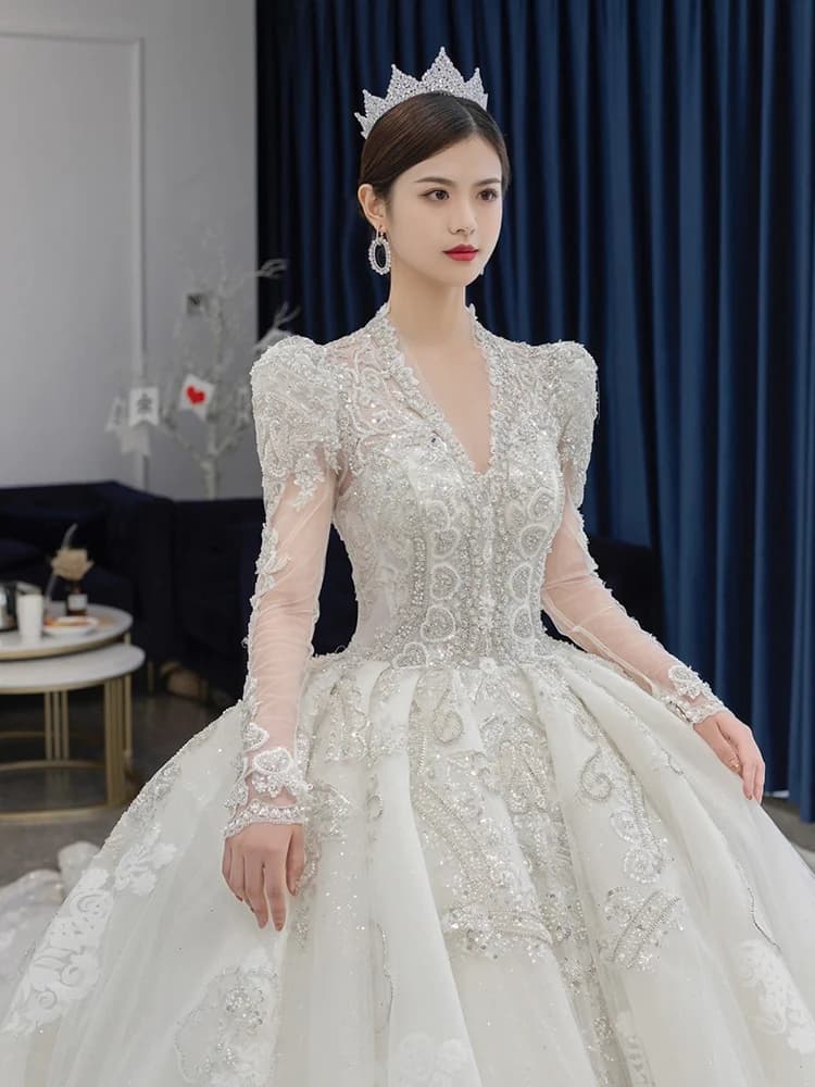 Robe de mariée à manches longues et col en V, train de balayage, perles, luxe, nouveau, hiver, 2023