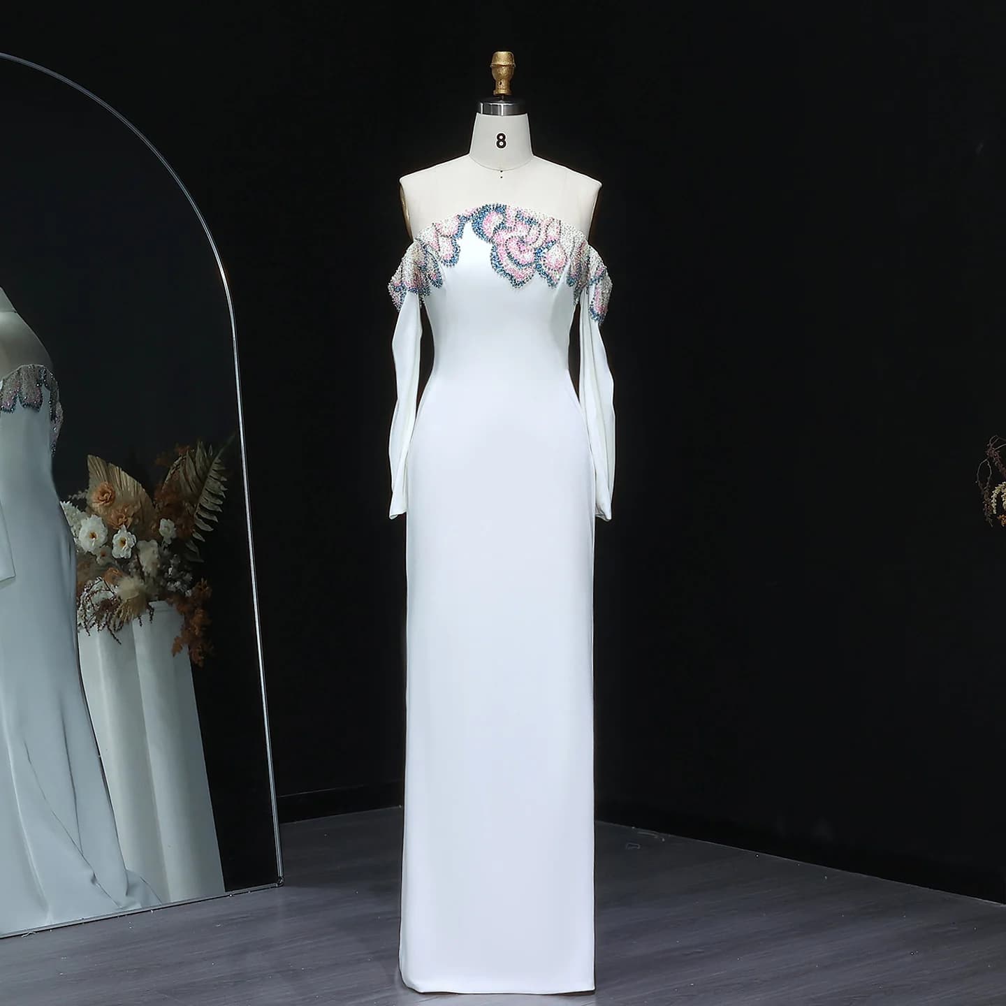 Sharon Said – robe de soirée blanche élégante, longue, épaules dénudées, avec perles florales, arabe
