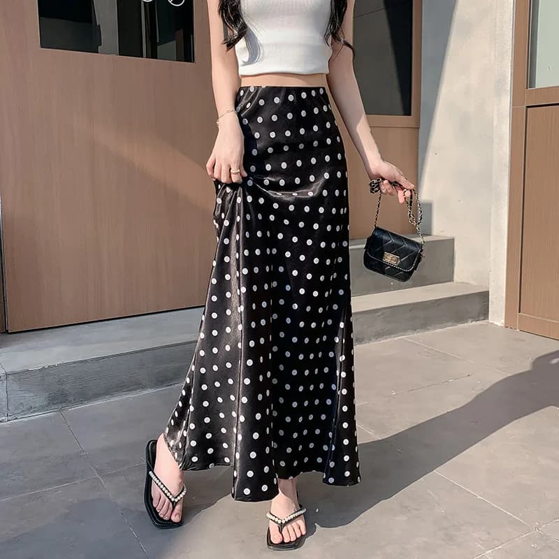 Jupe midi en satin à pois, taille haute, coupe évasée, avec un tombé élégant, pour tenues décontract