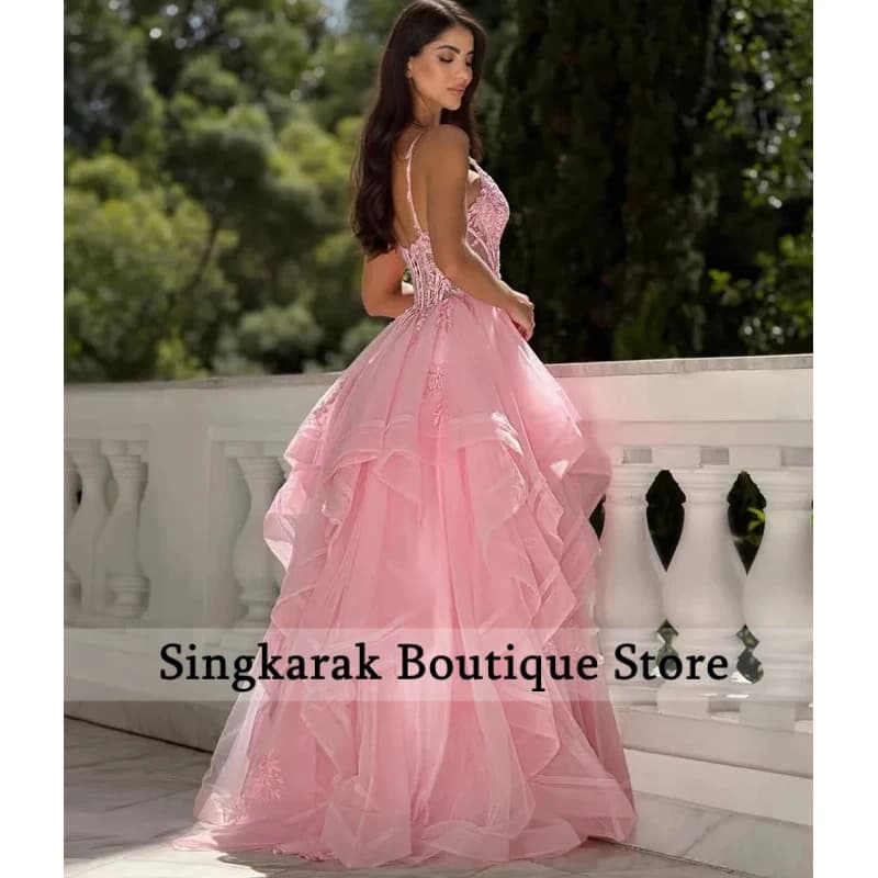 Robes de bal longues en dentelle rose personnalisées, coupe trapèze, col en V, volants, dos lacé, lo