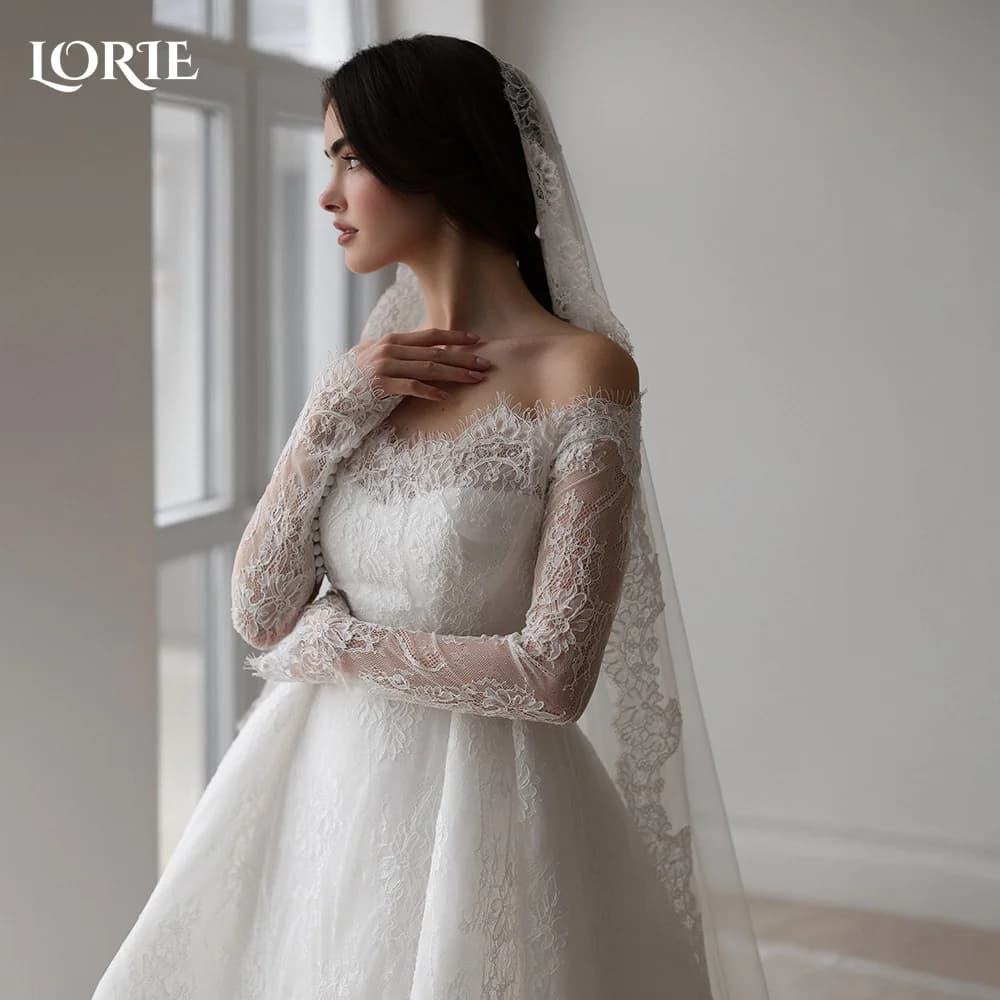 LORIE Boho robe de mariée épaules dénudées à manches longues dentelle plage princesse bouton robe de
