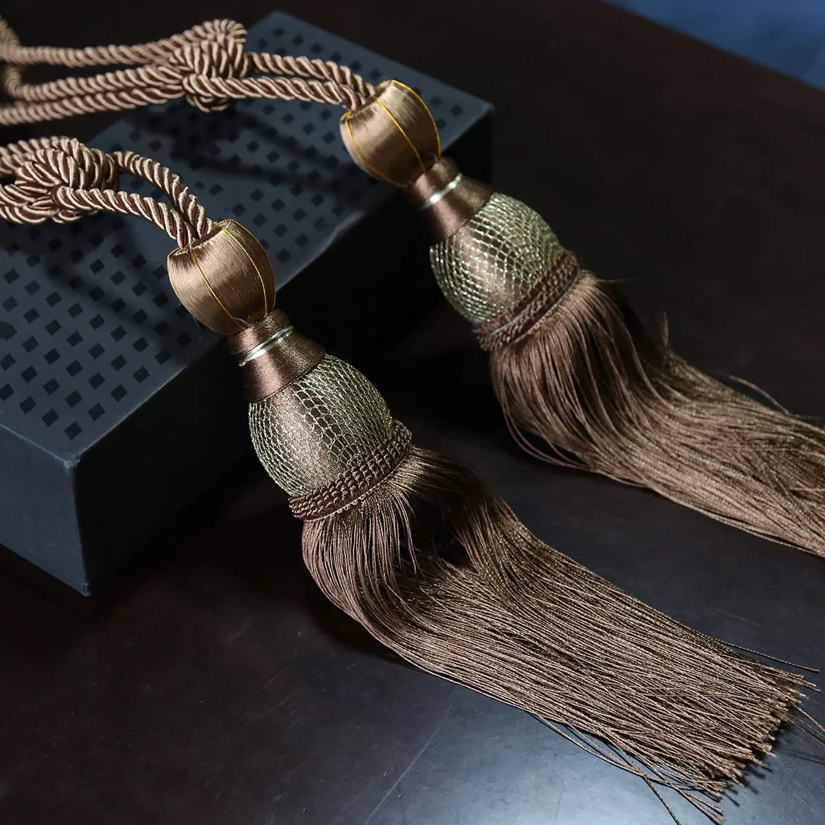 Lot de 2 attaches de rideaux de luxe avec long pompon en corde tressée, pour salon, chambre à couche