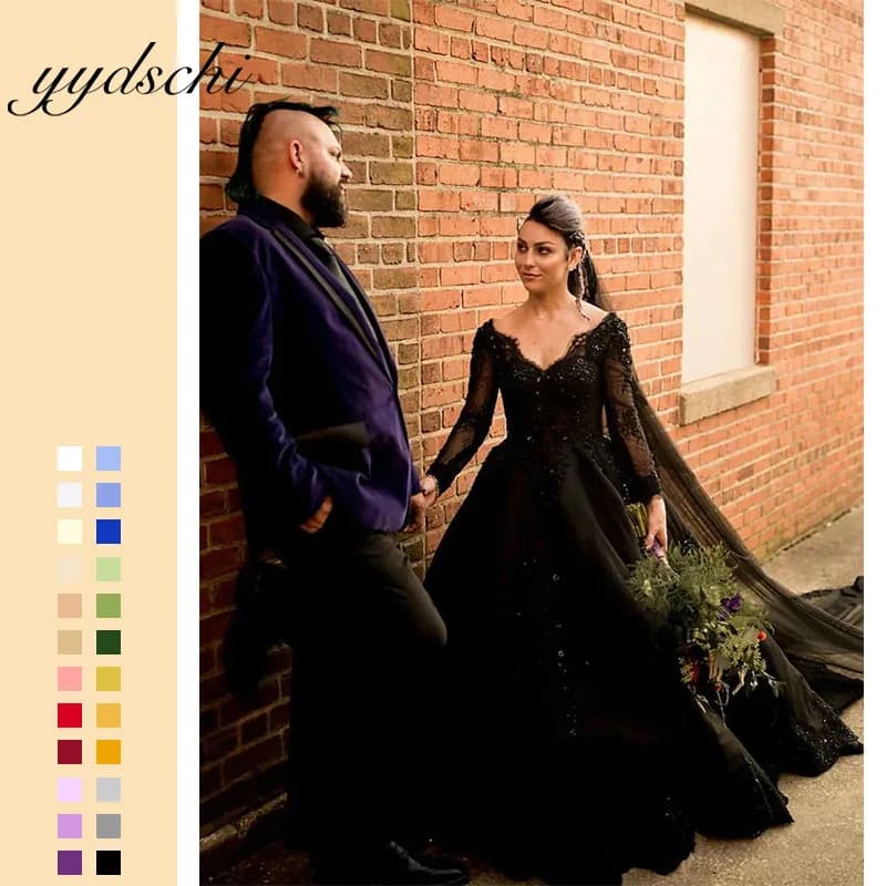 Robe de mariée princesse noire, style robe de bal, avec traîne balai, en dentelle et tulle, à manche