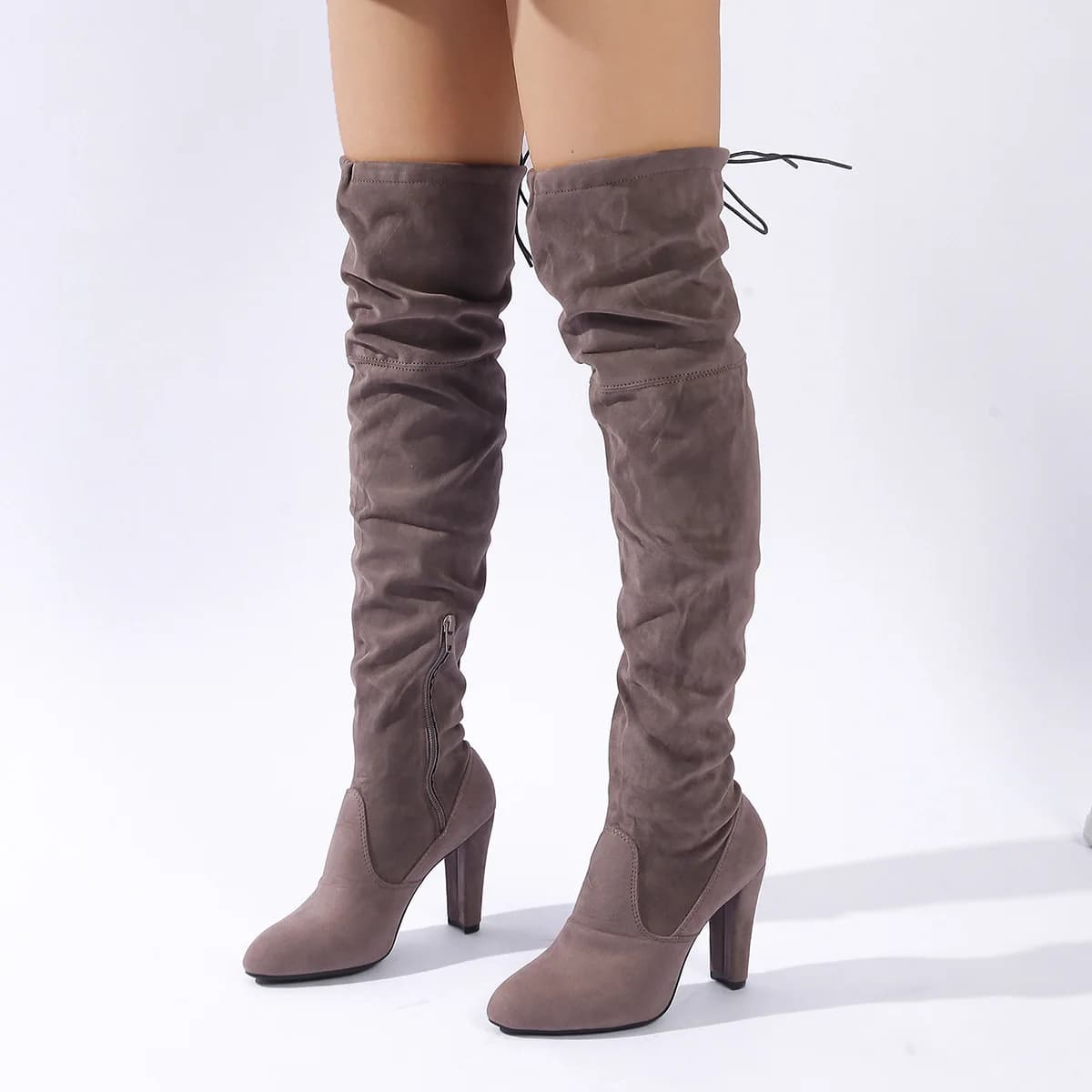 Botte longue au-dessus du genou Talon haut Pointe pointue Botte de mode pour femme Grande taille Bou