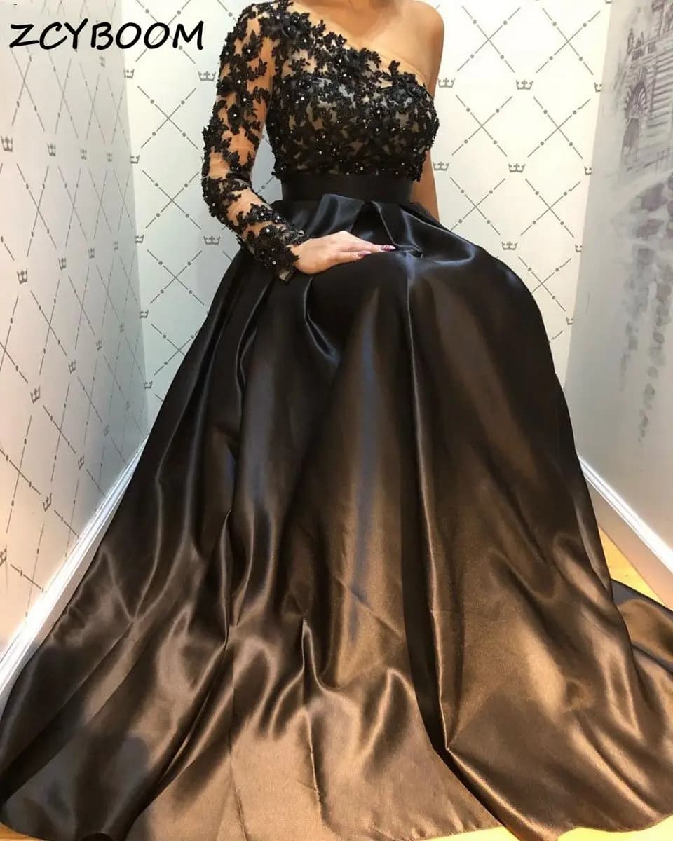 Robes de bal noires 2026 pour femmes, robes de soirée élégantes en satin, robes de gala à volants, a