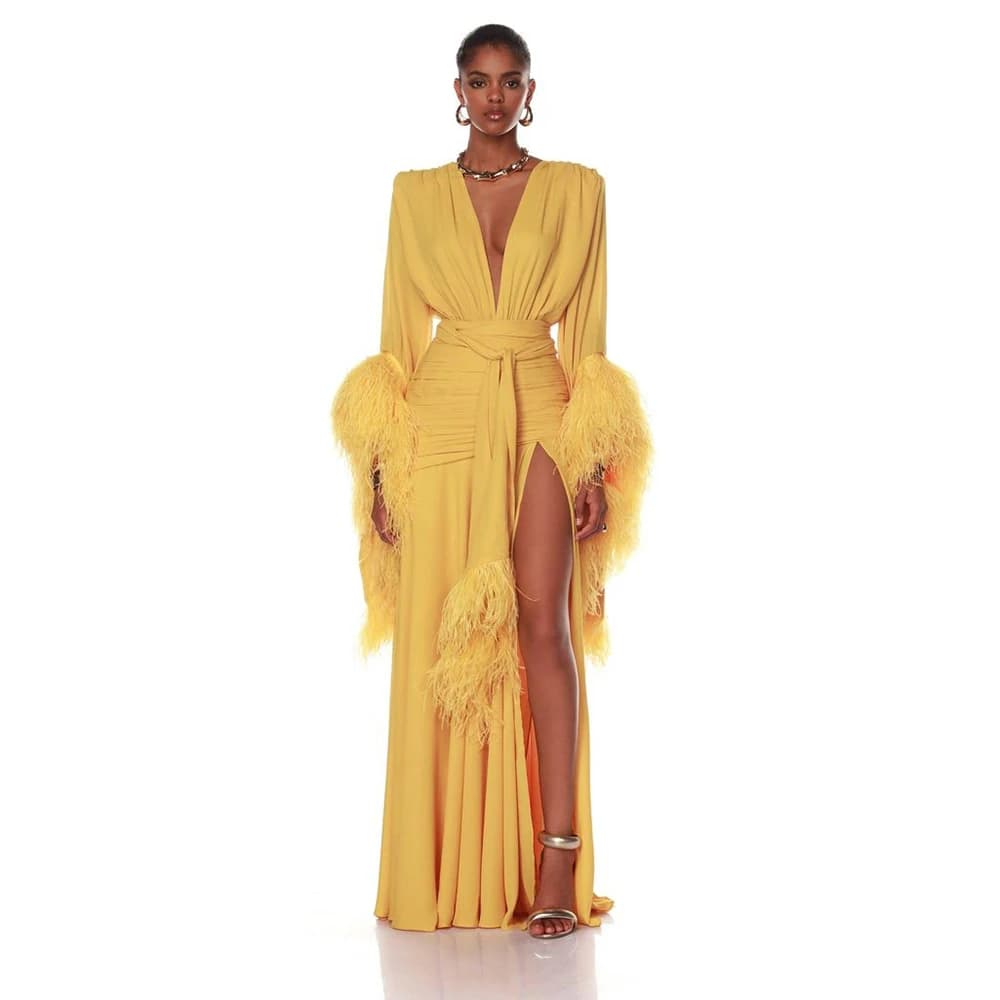 Robes de luxe pour femmes, col en V profond, robe de soirée avec détails de manchette en plumes, man