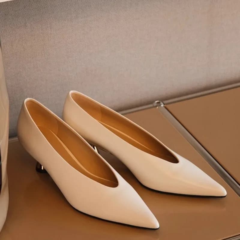Talons aiguilles printemps nouveau bout pointu bouche peu profonde talon chaton en cuir verni talon 