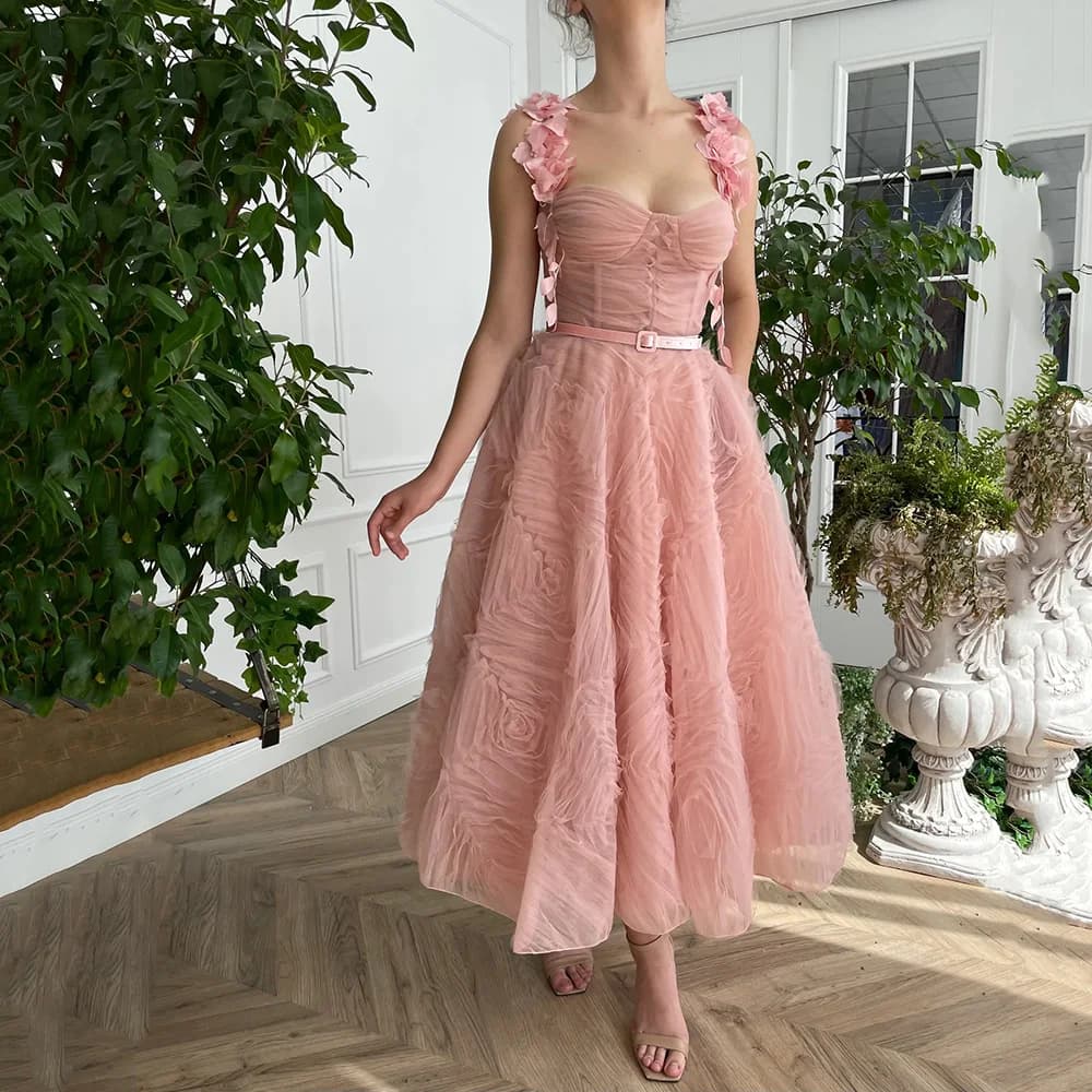 Robes de cocktail courtes roses en tulle rose, bretelles florales faites à la main, chérie, une lign