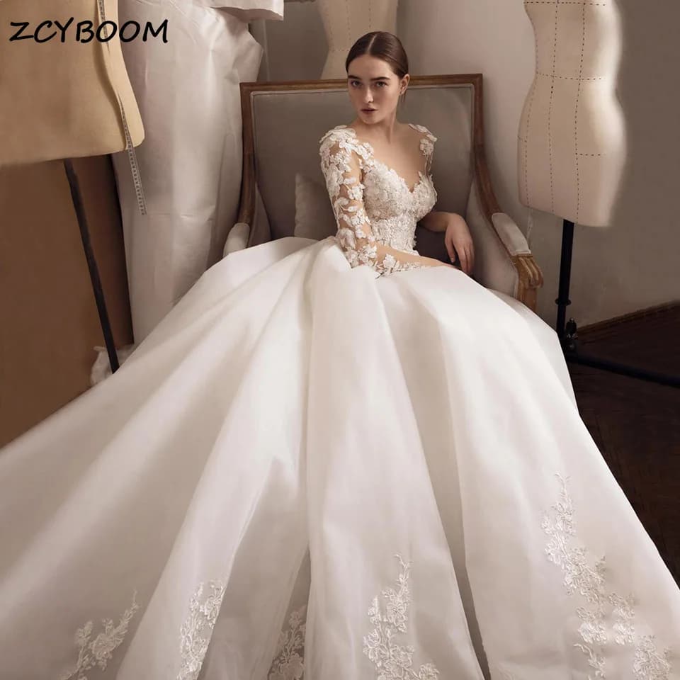 Robe de mariée princesse élégante à manches longues 2026 avec appliques en dentelle, perles et dos i