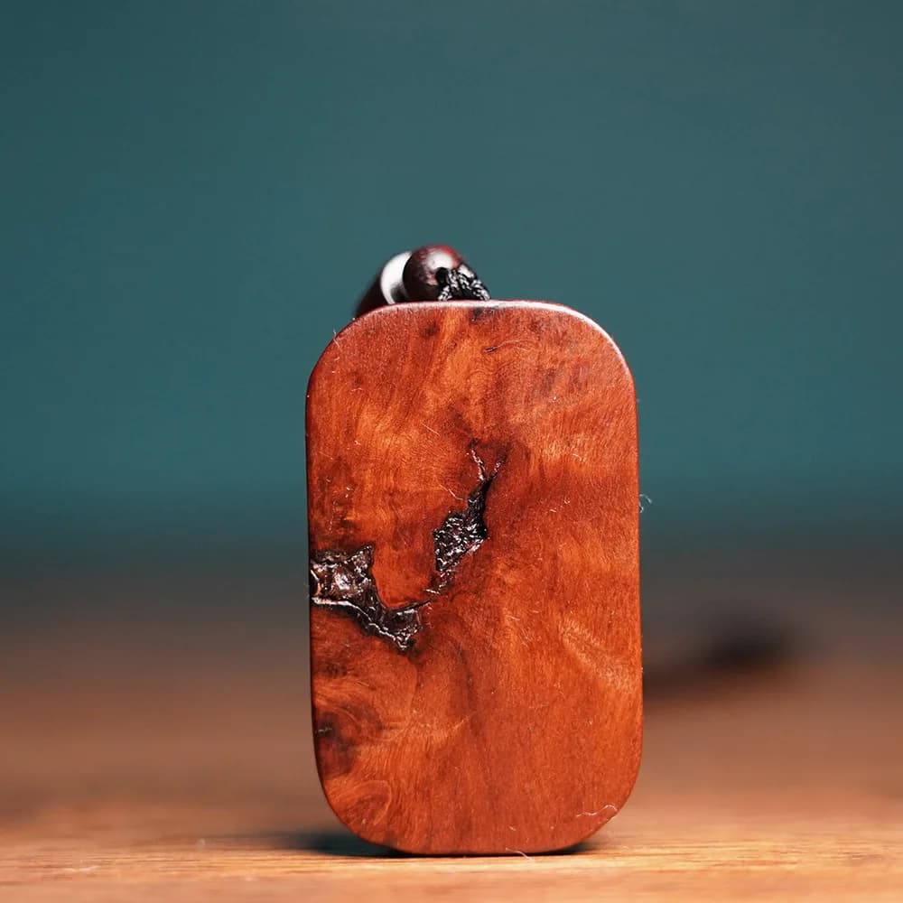 Pendentif porte-bonheur en bois de jujube naturel brûlé par la foudre, sculpté à la main, en forme d