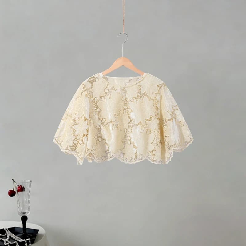 Nouvel Ensemble Élégant Femme au Crochet : Haut Col Rond Manches Courtes Bouffantes et Jupe Moulante