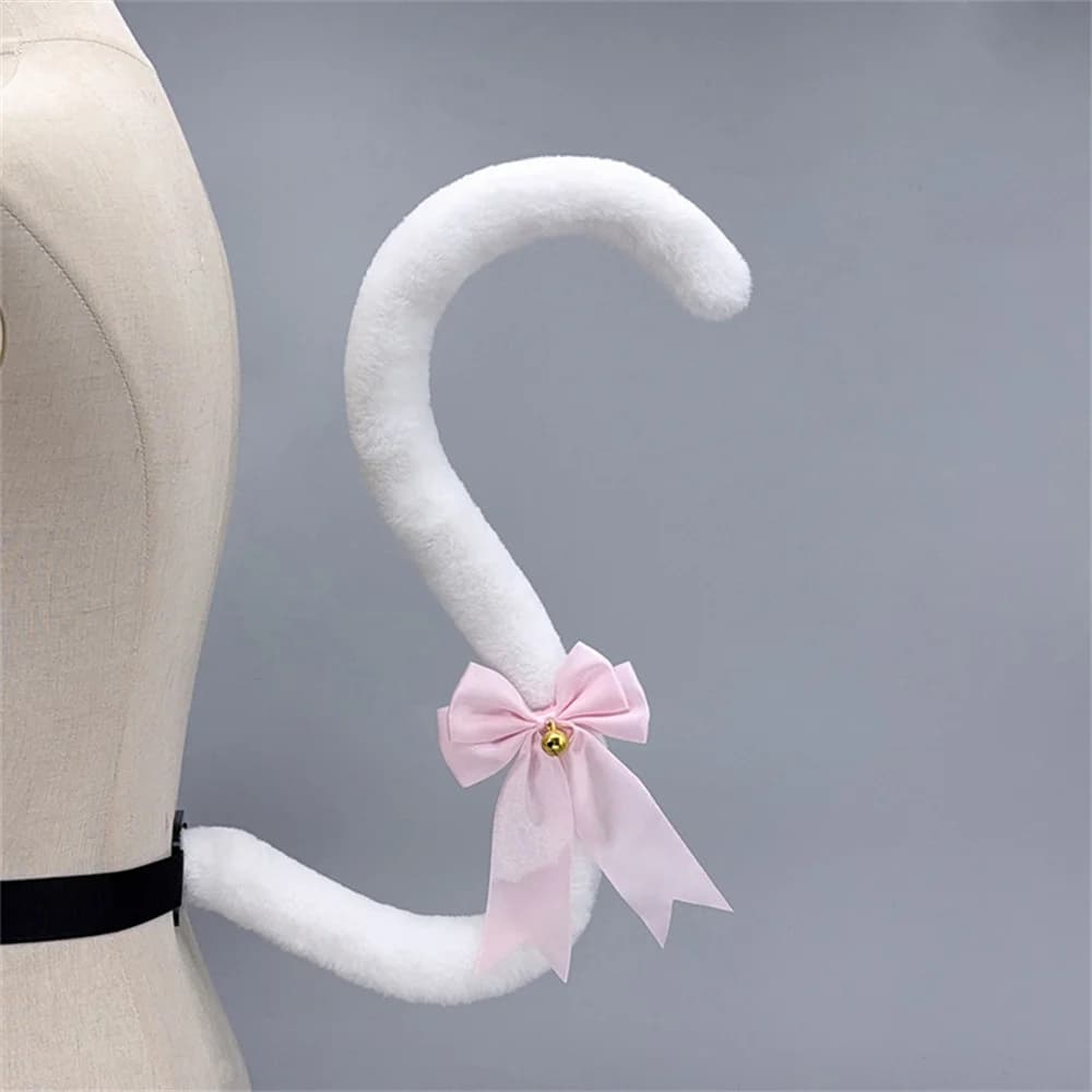 Queue de chat moelleuse Lolita KC, 8 couleurs, avec cloche à nœud, chat en peluche mignon fait à la 
