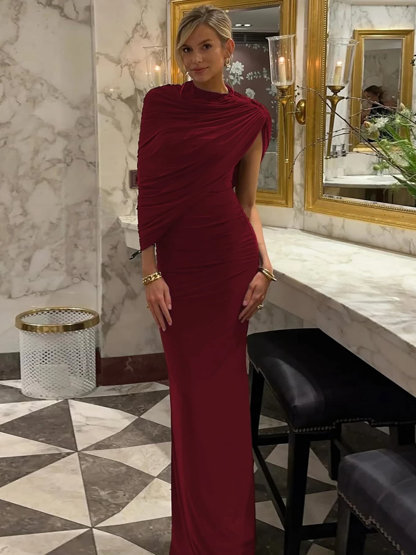 Robe de soirée longue à manches courtes et col roulé pour femmes, style irrégulier, sexy, plissée, v