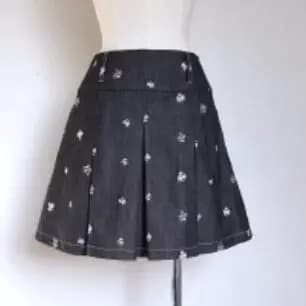 Jupe plissée élégante brodée style japonais pour femme, nouvelle collection printemps-été 2026, tail