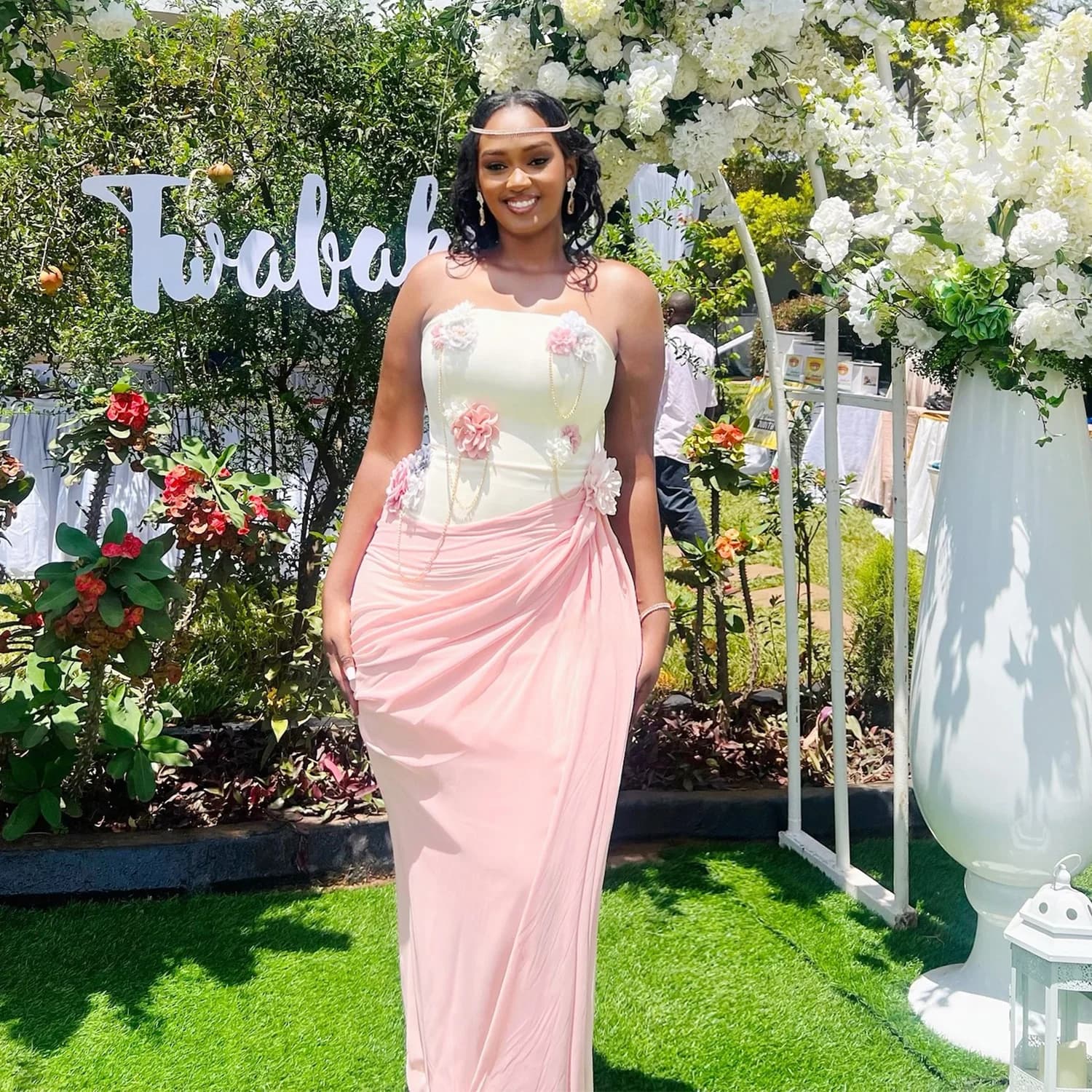 Robe de bal florale 3D blanche et rose, sans bretelles, en mousseline Aso Ebi, longue, pour soirée d