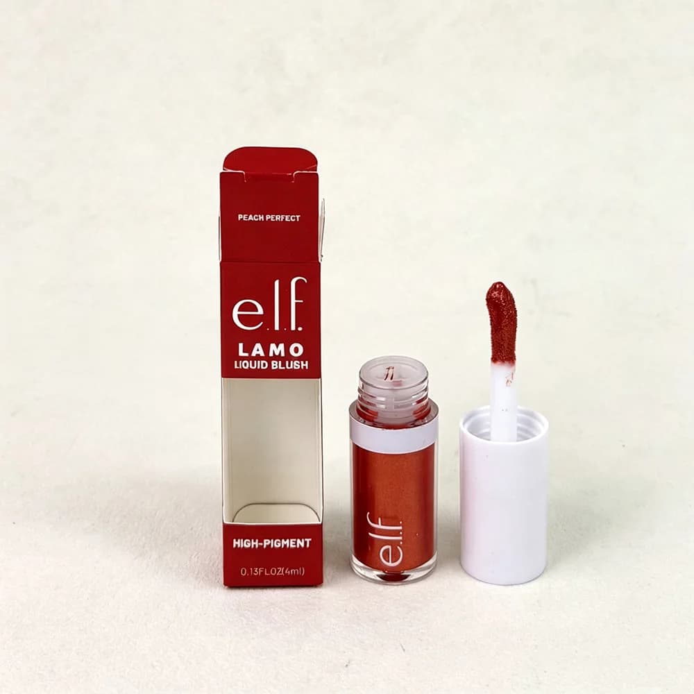 Le nouveau blush liquide Elf Camo offre une couleur longue durée, une légèreté naturelle, une hydrat
