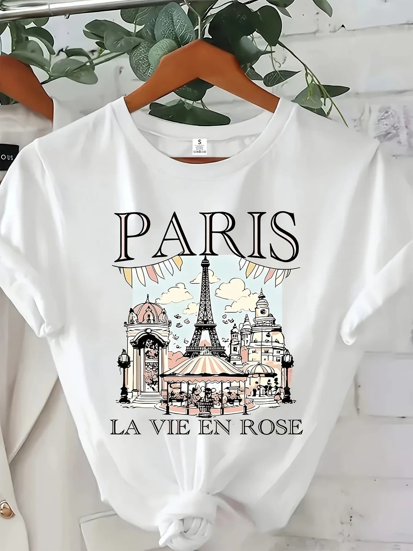 Femmes Paris monuments tour Eiffel saison confort voyage mode Easycare vêtements dames t-shirts grap