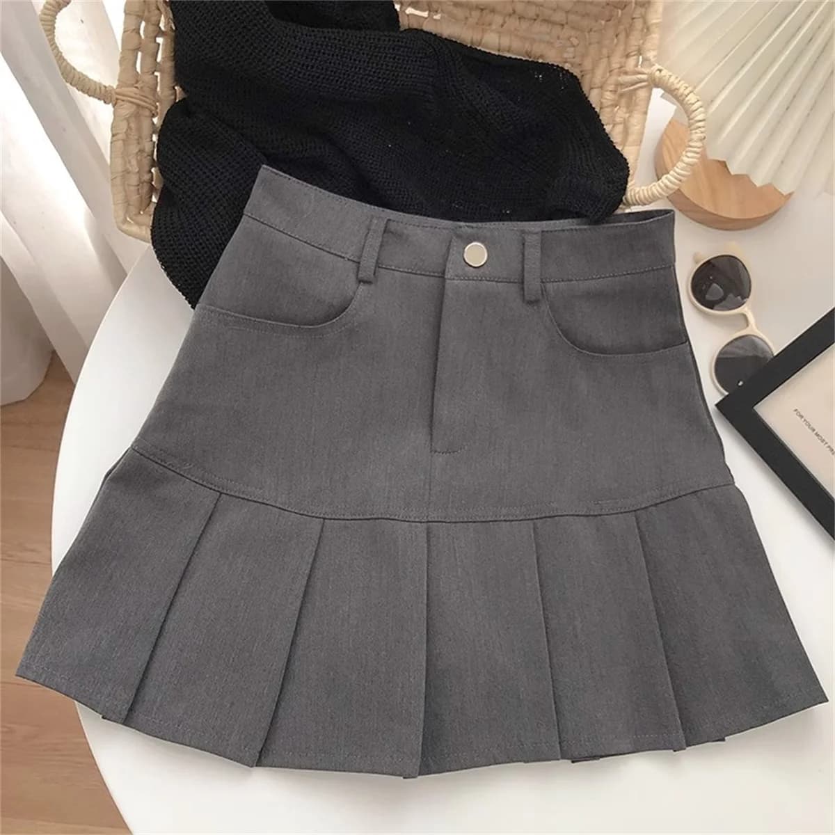 Jupe-short plissée 2026 pour femme, mini-short noir taille haute, style preppy d'été, jupe-short bas