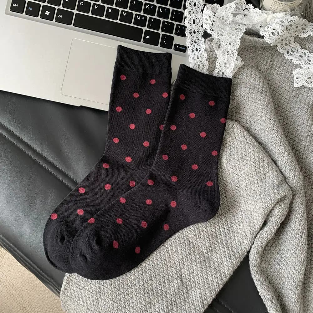 Chaussettes rouges à Tube moyen pour femmes, chaussettes en coton Ins, bas japonais et coréens à poi