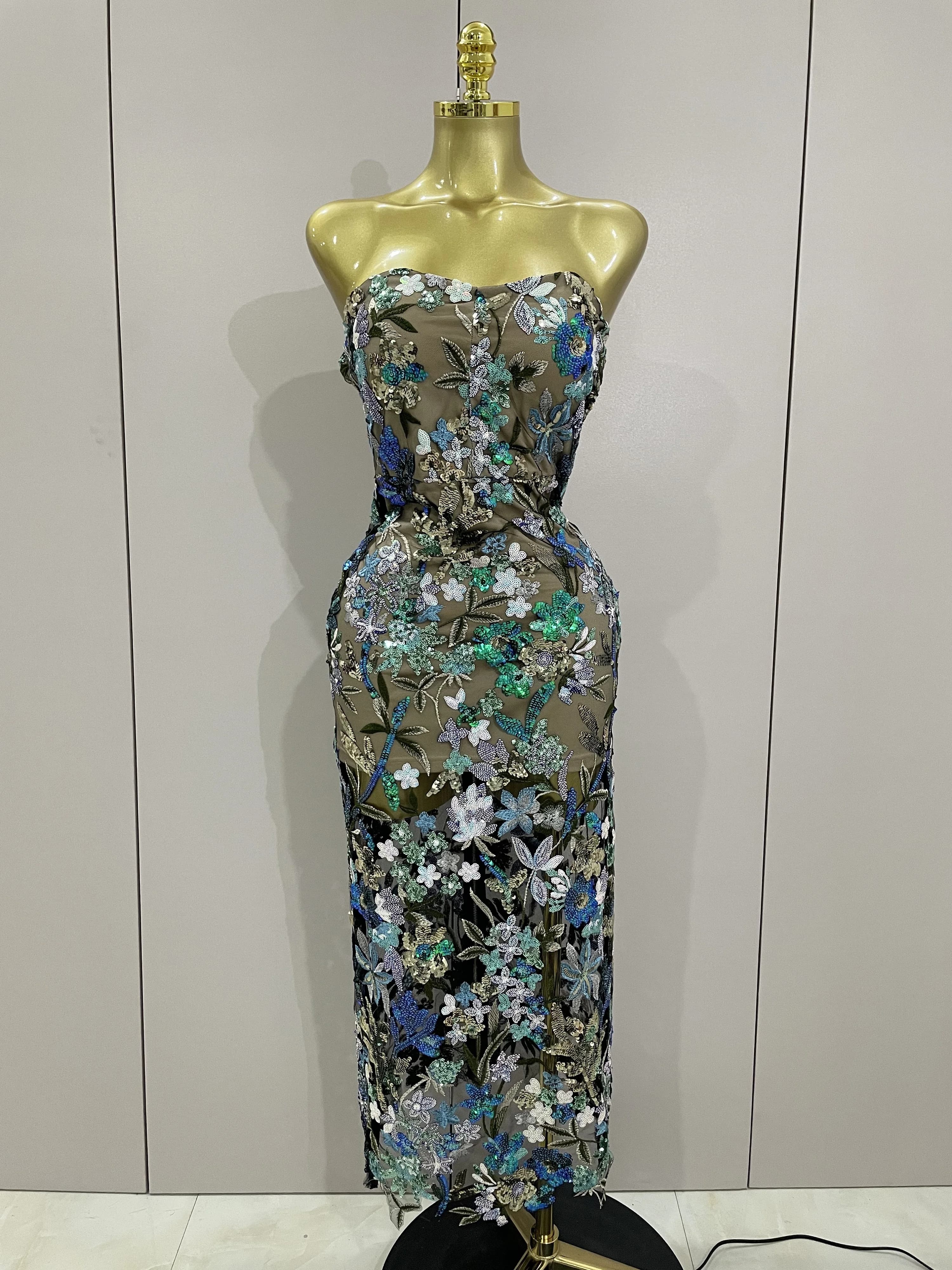 2025 nouvelle robe longue à paillettes florales sans bretelles Sexy femmes paillettes fleur dos nu l