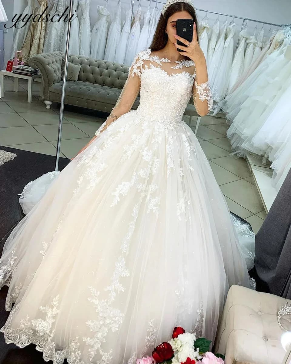 Robe de mariée élégante style princesse à manches longues, col rond, appliques, dos lacé, grandes ta