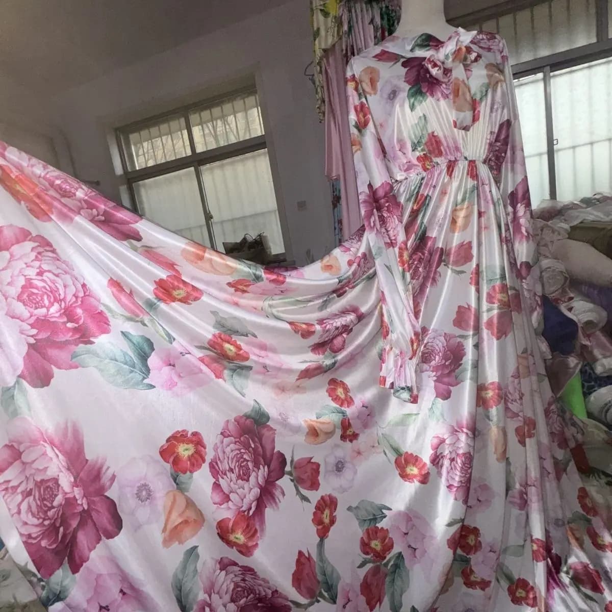 Robe longue en satin pour femme, imprimé floral, brillante, sexy, manches longues, ample, robe de nu