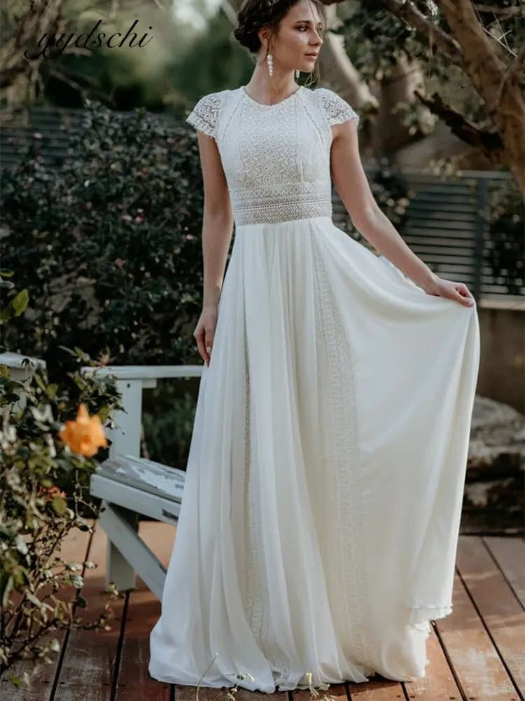Robe de mariée bohème 2026 à manches courtes, col rond, appliques en dentelle, coupe trapèze en mous