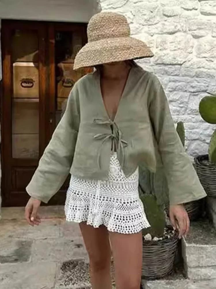 Chemises blanches à lacets pour femmes, élégantes, amples, manches longues, col en v, couleur unie, 